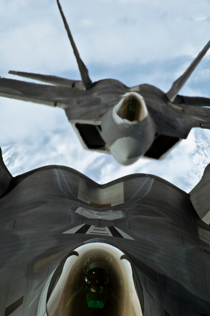 Illustration for article titled 50 Totally Stunning Combat Aircraft Photos Taken Around Alaska
